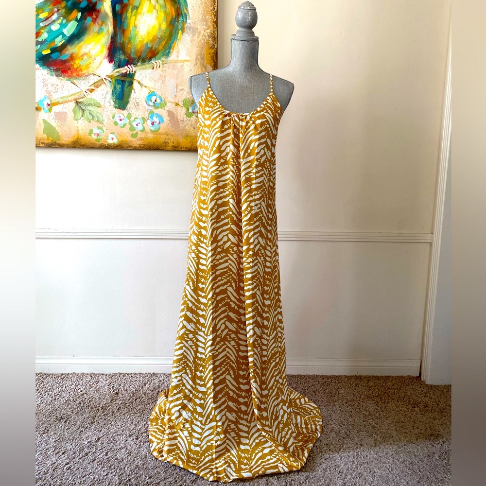 MADE WITH ❤️ SPAGHETTI STRAP LIGHTWEIGHT FLOWY MAXI DRESS SIZE LARGE 🌟NWT🌟